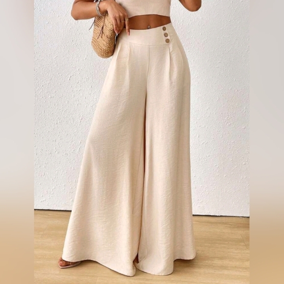 Women's High Waist Button Detail Pleated Wide Leg Pants - Picture 1 of 4